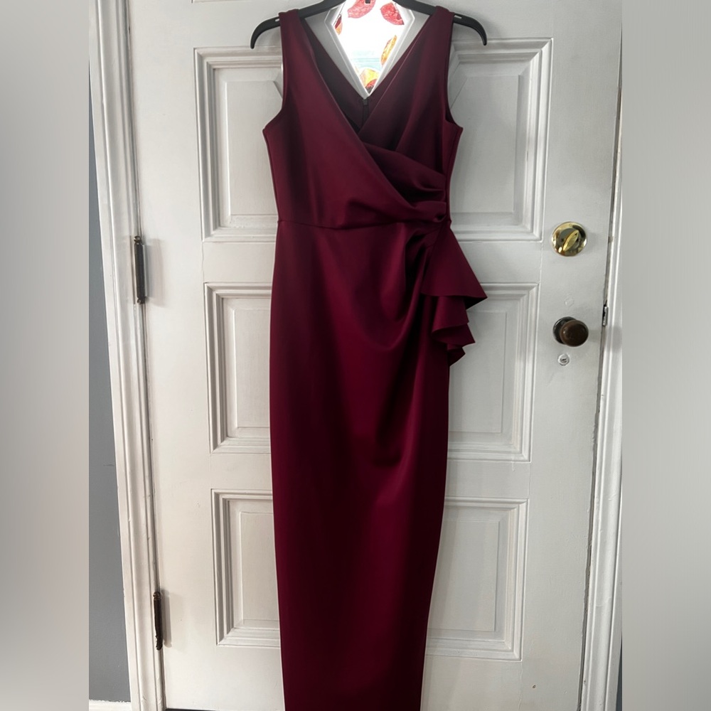 Gorgeous! Perfect shape dress.